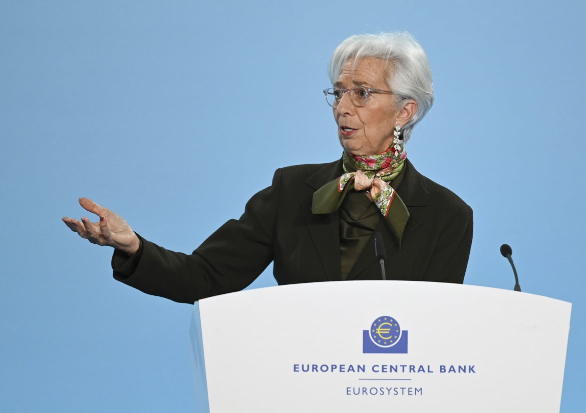 La Bce alza di nuovo i tassi, a Francoforte vincono i falchi