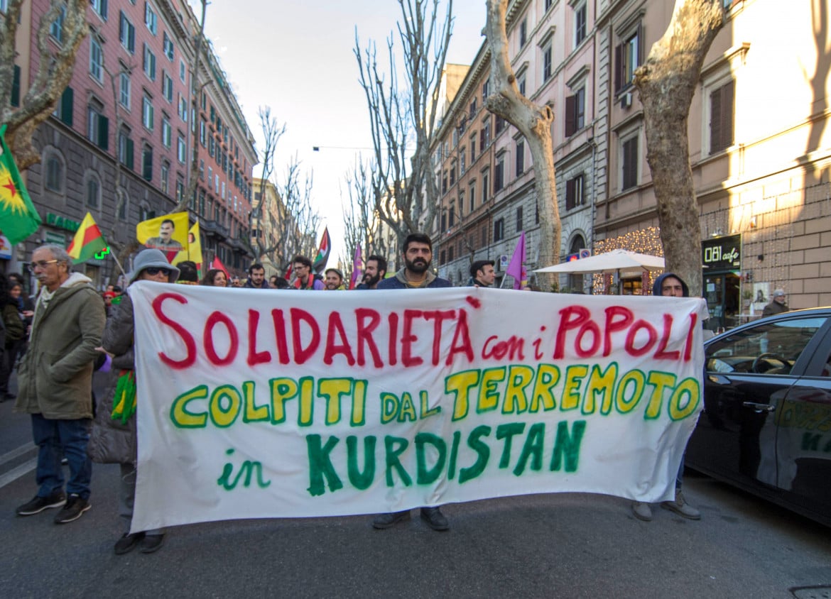 «Abbandonati a noi stessi: l’isolamento di Ocalan è l’isolamento di tutti i curdi»
