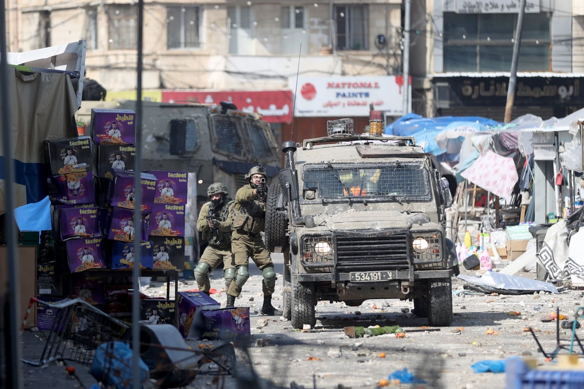 Assedio a Nablus, Israele spara in strada: 10 uccisi e 100 feriti