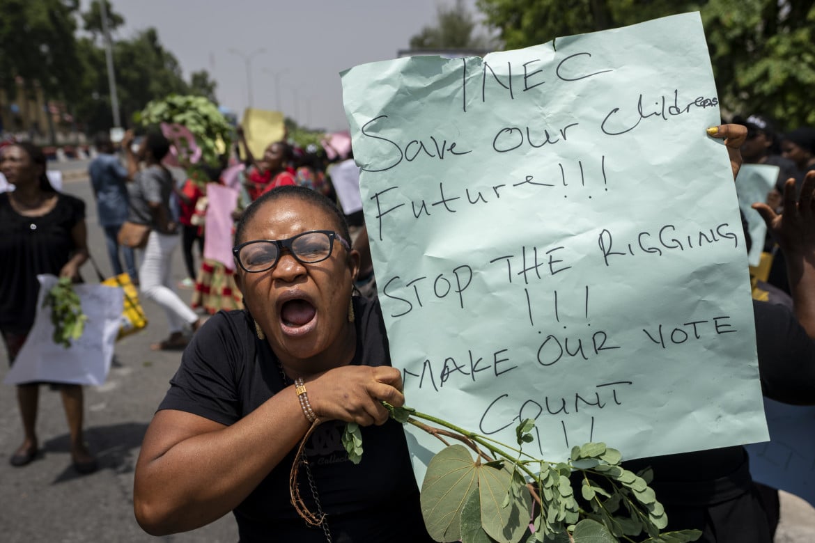 In Nigeria opposizioni in rivolta: «Voto da annullare»