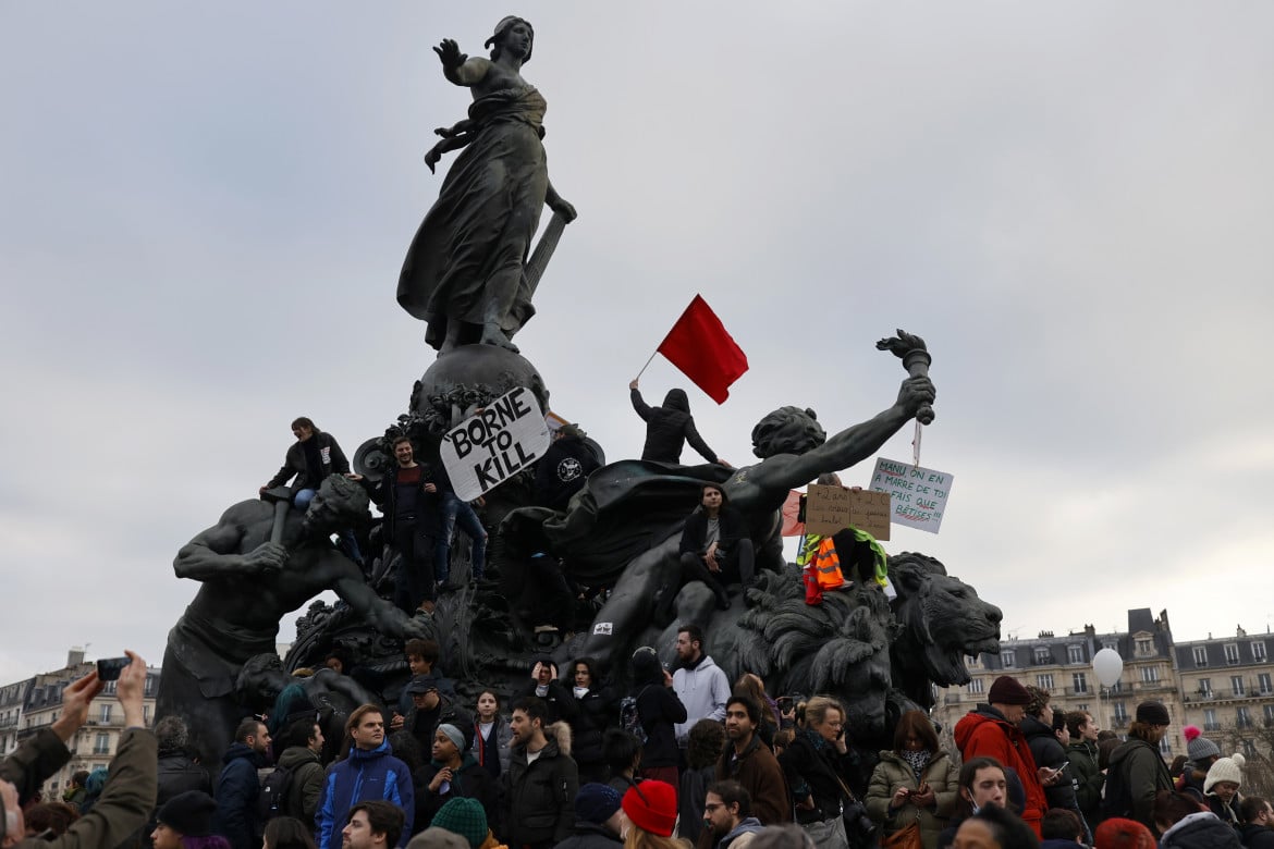Francia: il movimento studentesco si mobilita, dalle università alla piazza