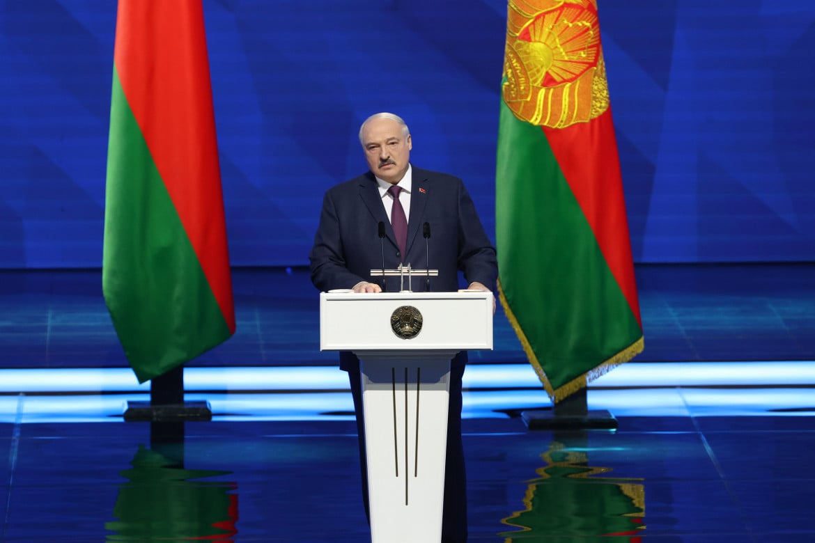 Lukashenko: «Cessate il fuoco o la Russia userà armi terribili»