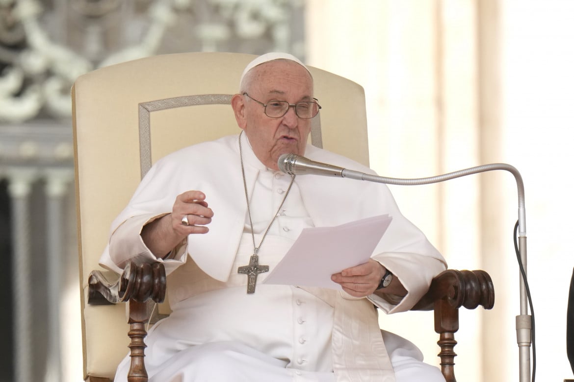 Il Vaticano: siamo pronti a mediare per gli ostaggi