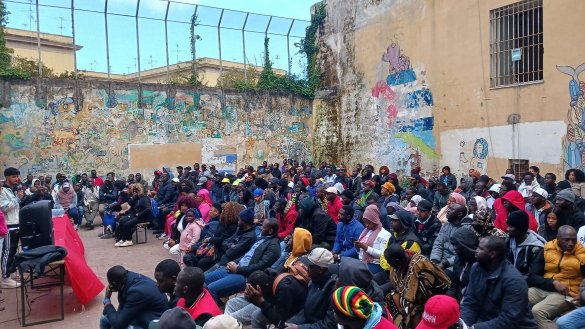 Sit in a Roma contro il decreto Cutro: «Il governo vuole un esercito di irregolari senza diritti»