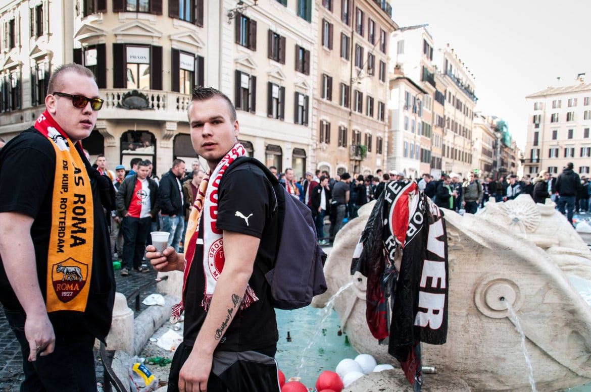 Niente tifosi del Feyenoord a Roma. Piantedosi cancella il “metodo Tirana”