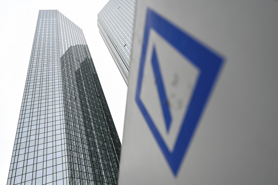 Fuga da Deutsche Bank, crolla il gigante malato