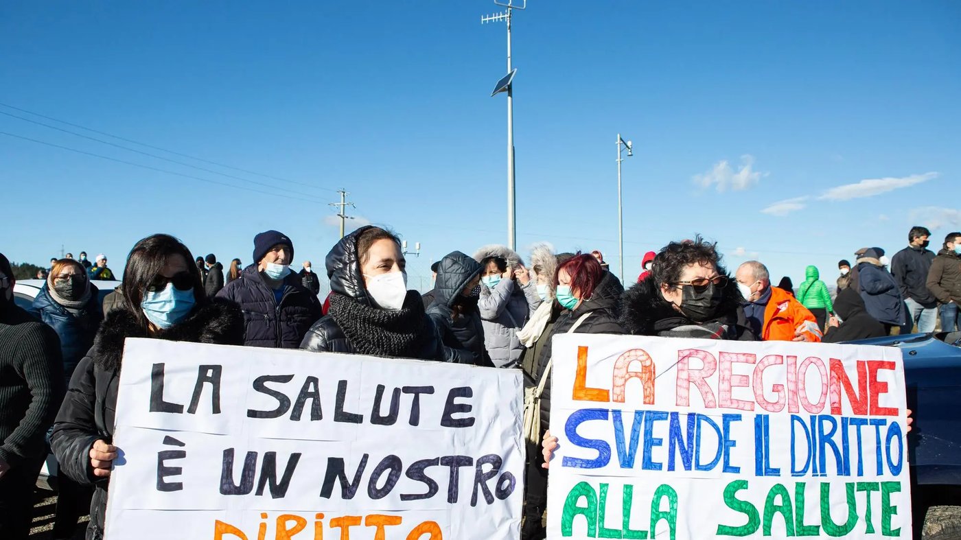 Liste d’attesa infinite e c’è chi rinuncia alle cure, in Sardegna monta la protesta