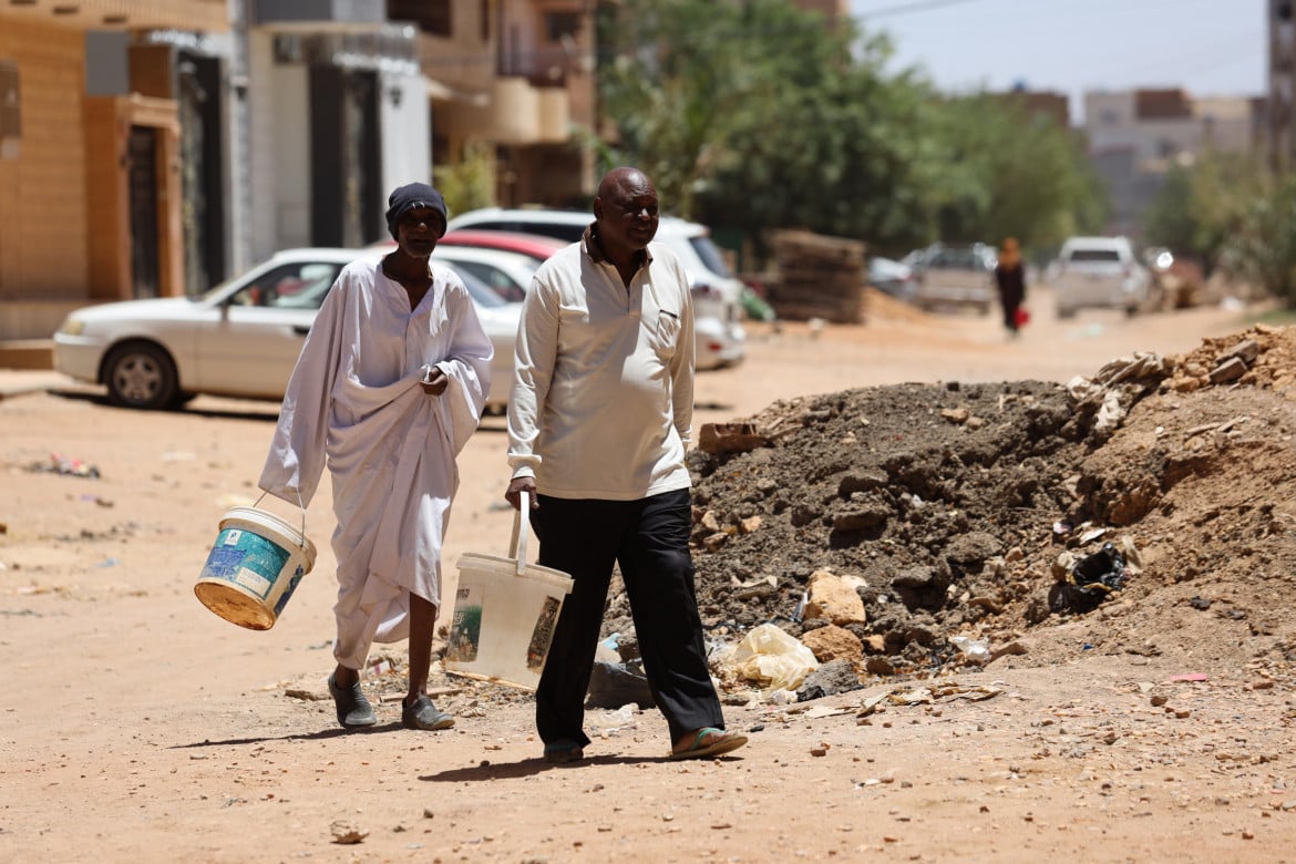 Poche speranze nel cessate il fuoco, Khartoum senza acqua ed elettricità