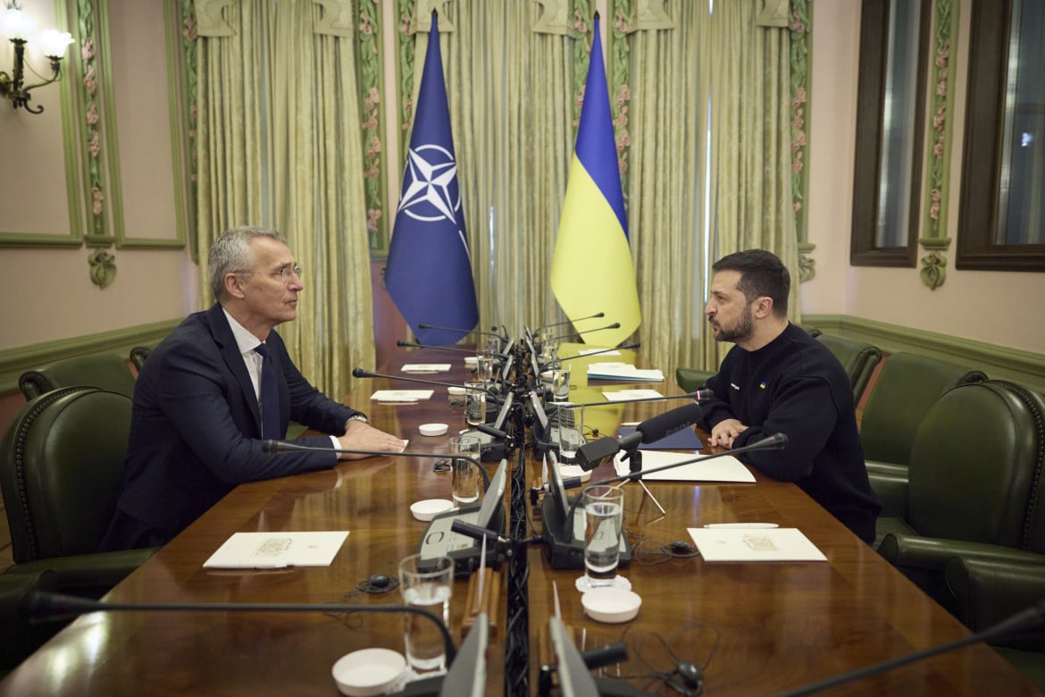 Stoltenberg a Kiev: «Il futuro dell’Ucraina è entrare nella Nato»