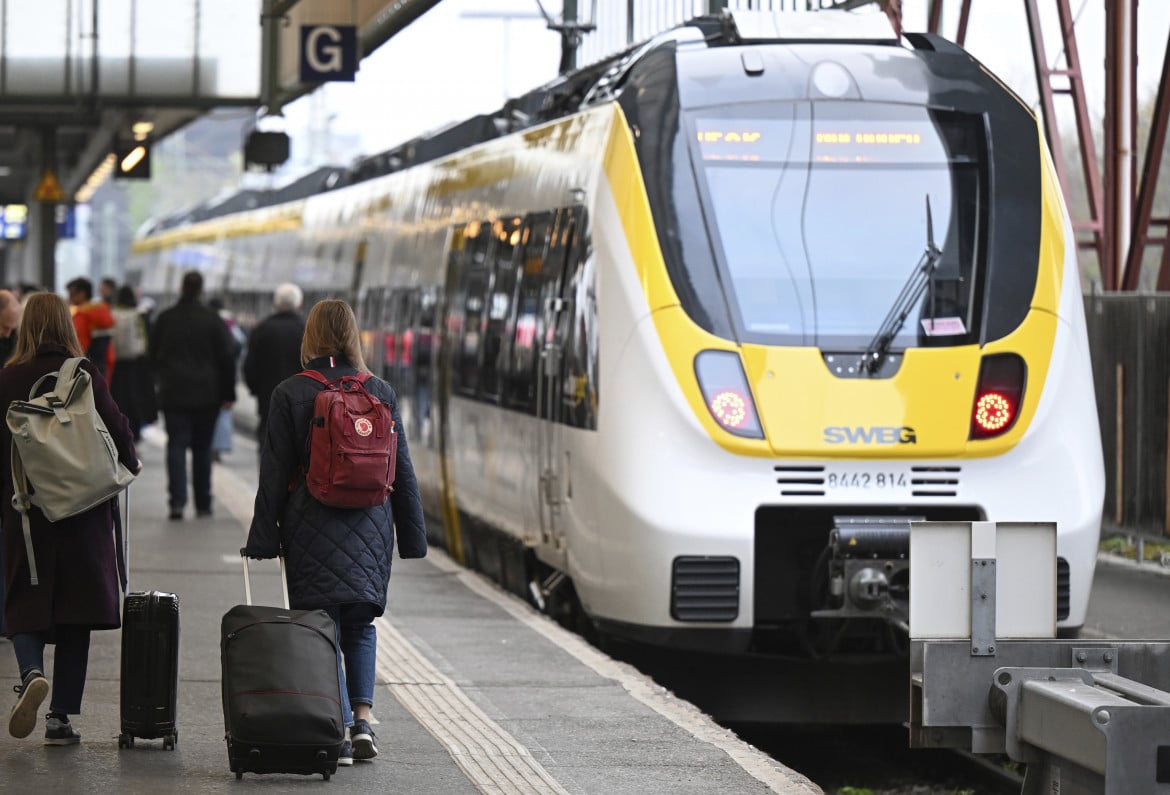 In Germania meglio il treno dell’auto, al via il “49 euro ticket”