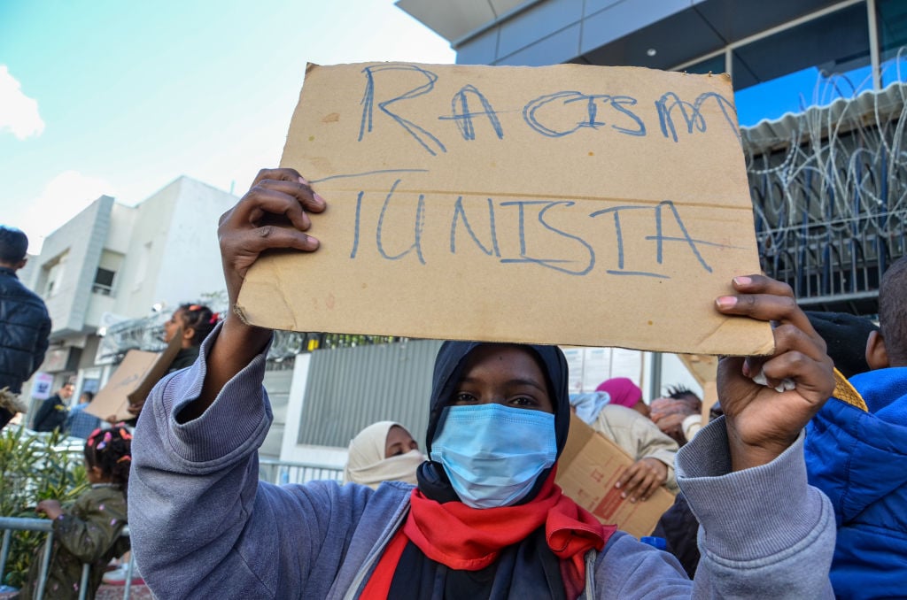 Tunisi, lacrimogeni contro i rifugiati