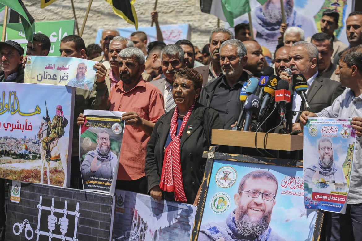 Il carcere senza processo fa una vittima, morto Khader Adnan in sciopero della fame