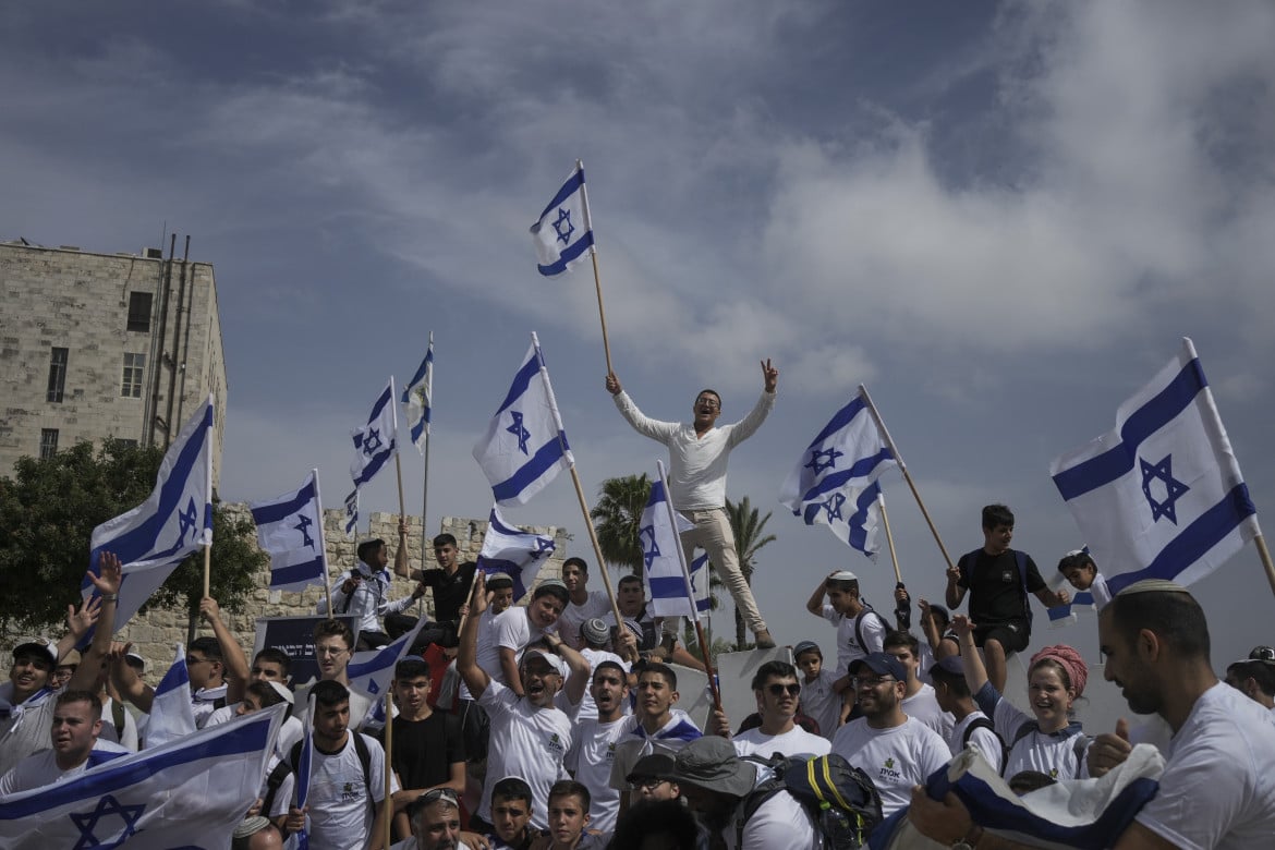 La destra inonda Gerusalemme, ma c’è chi protesta contro la Marcia delle bandiere