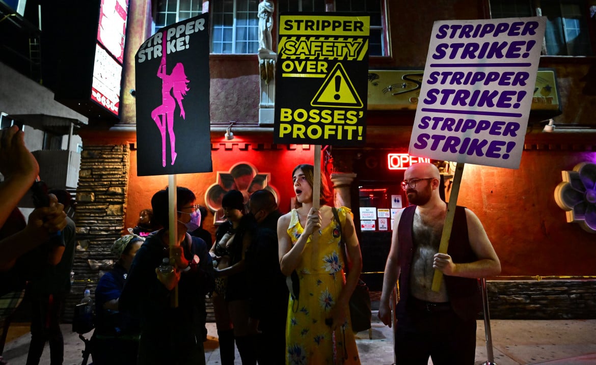 Vincono le stripper: le 17 dello Star Garden ora hanno un sindacato