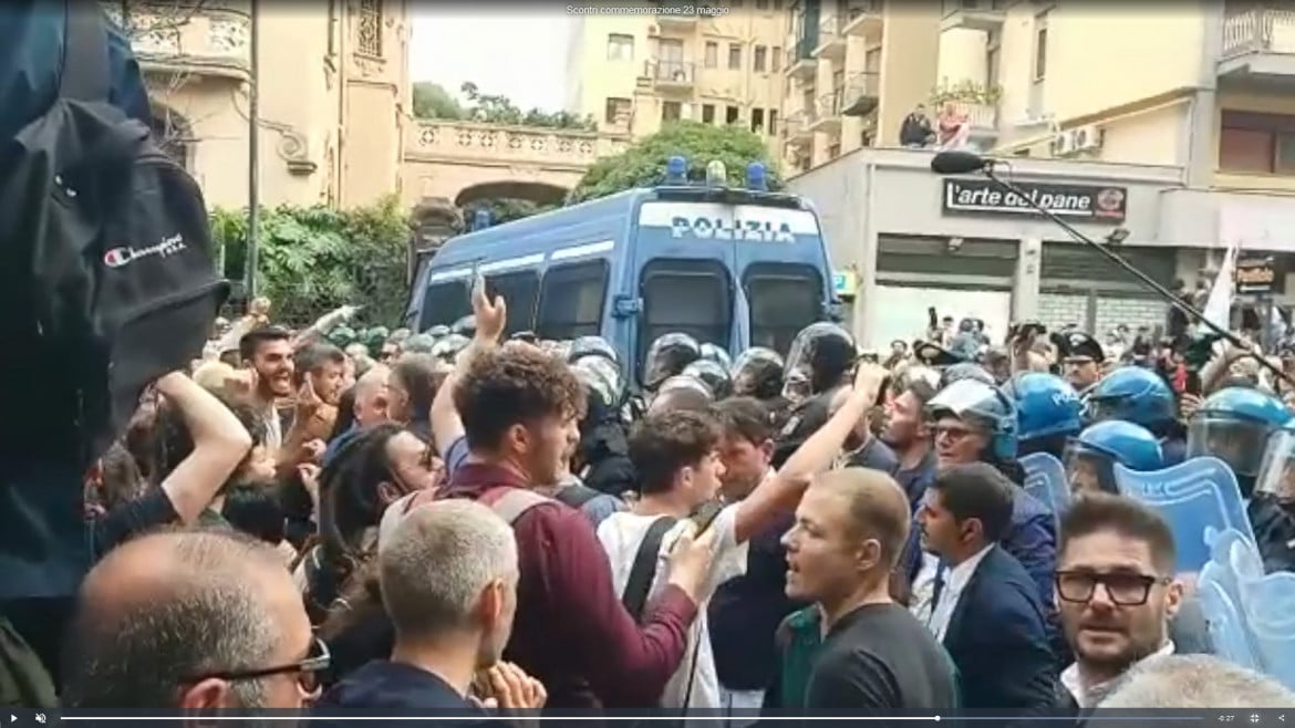 Palermo ricorda Falcone. Bloccati studenti e sindacati