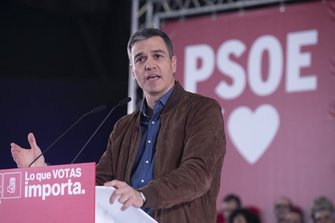 Elezioni in Spagna, il Psoe accorcia le distanze dal Partido polular. Vox in cerca di voti