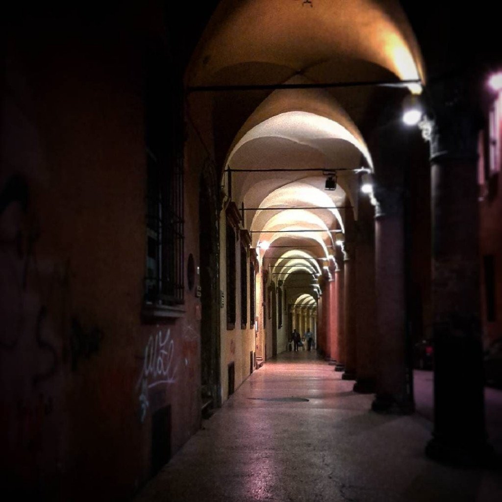 Loriano Macchiavelli, fantasmi tra i portici nella Bologna anni ’50