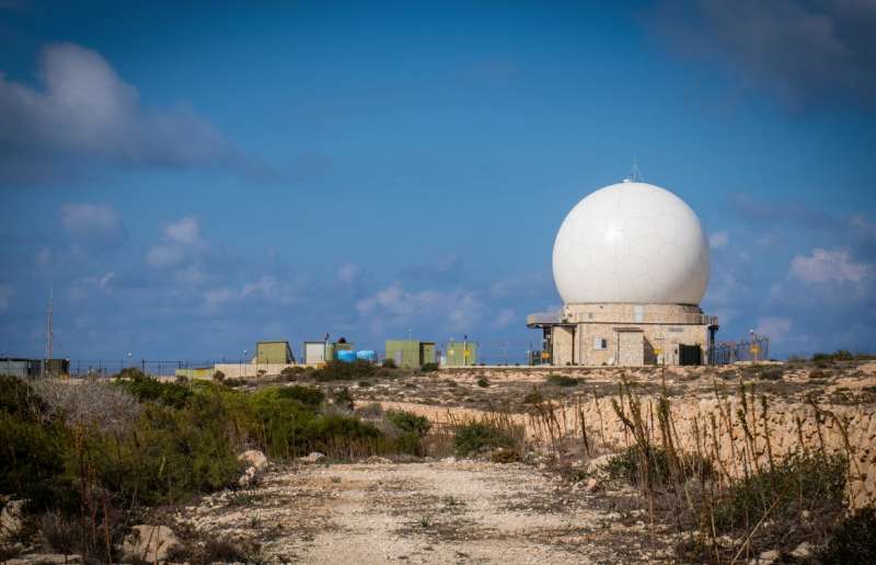 Quel radar a Lampedusa e i tumori dei pompieri: «Fare chiarezza»