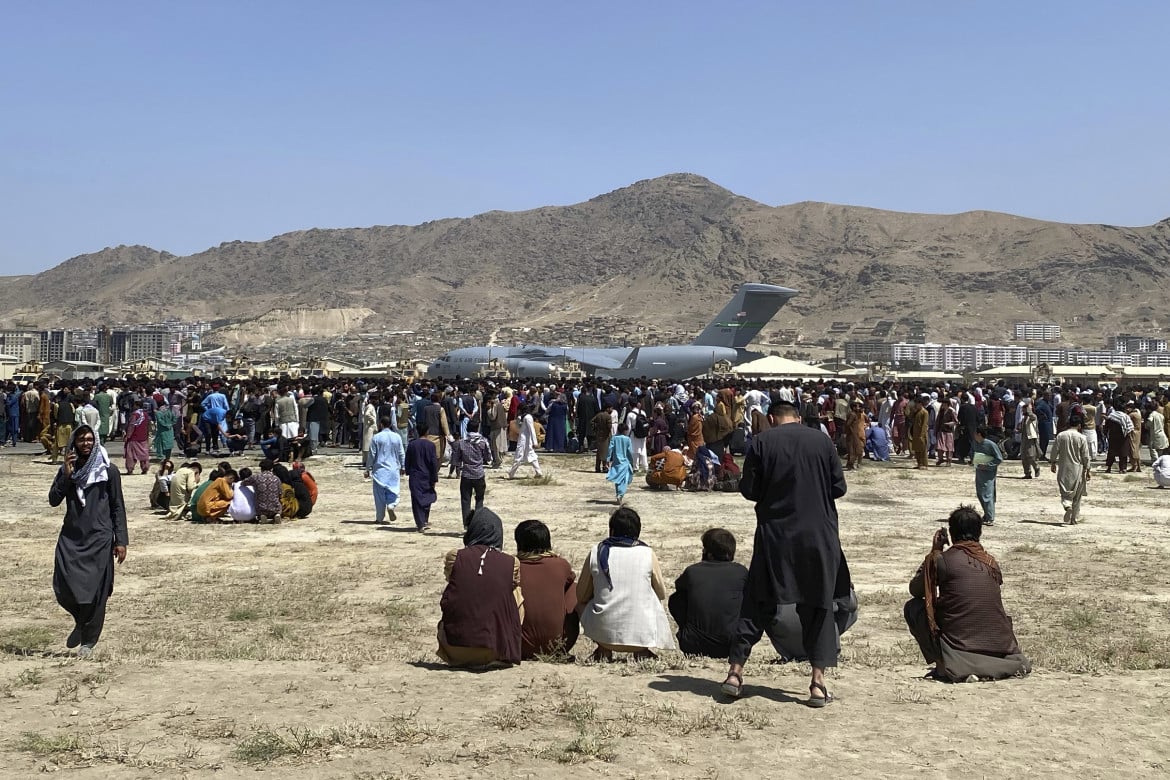 La Ue non mantiene la promessa: porte aperte solo all’0,1% degli afghani in fuga