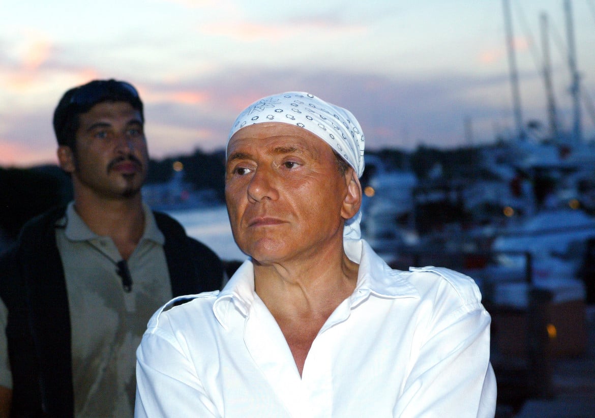 Porto Rotondo 2004, Berlusconi porta la bandana in vacanza con Tony Blair foto Ansa