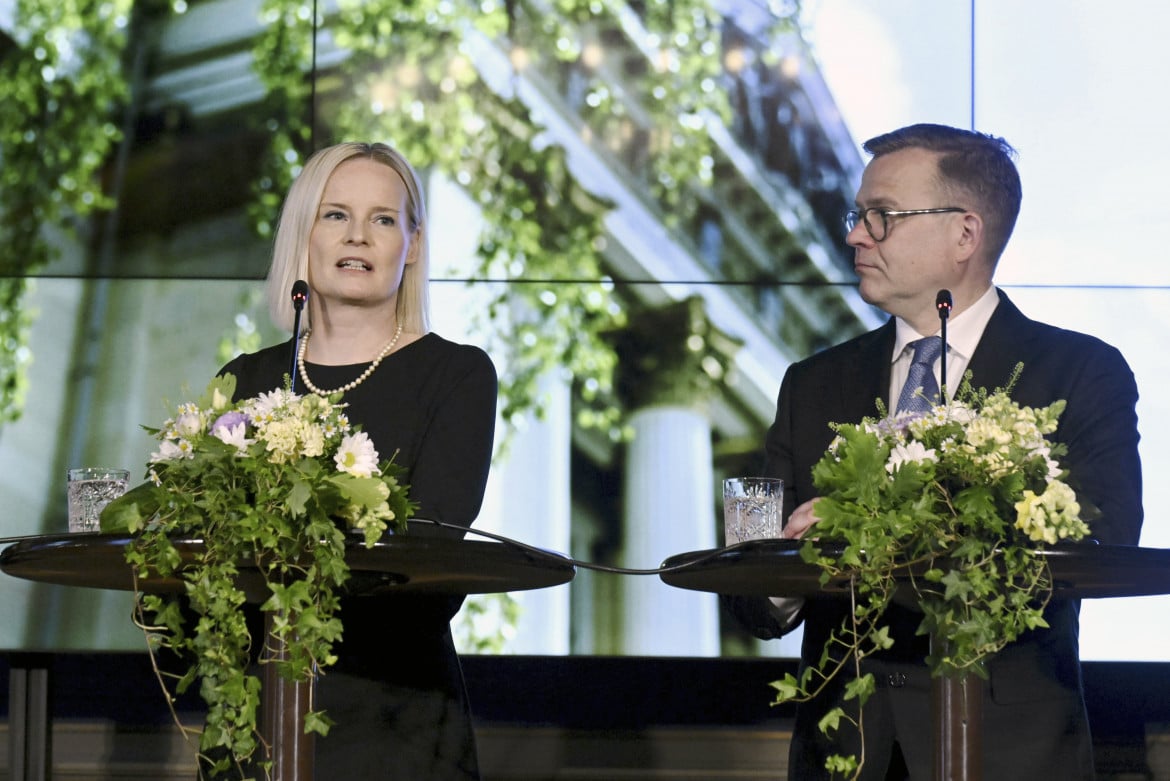 Giura il governo più a destra della storia finlandese, antisociale e antimigranti