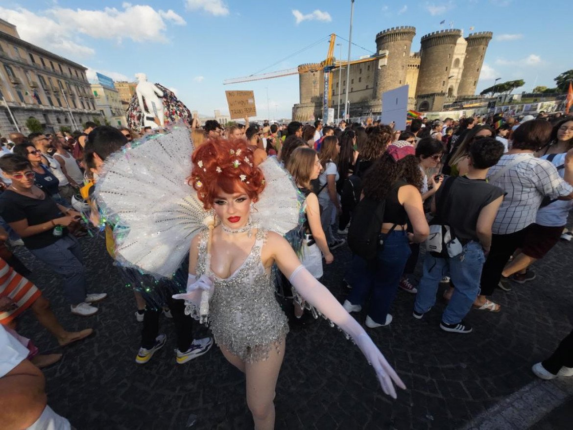 Napoli Pride, no a Meloni: «Vogliamo tutta n’ata storia»