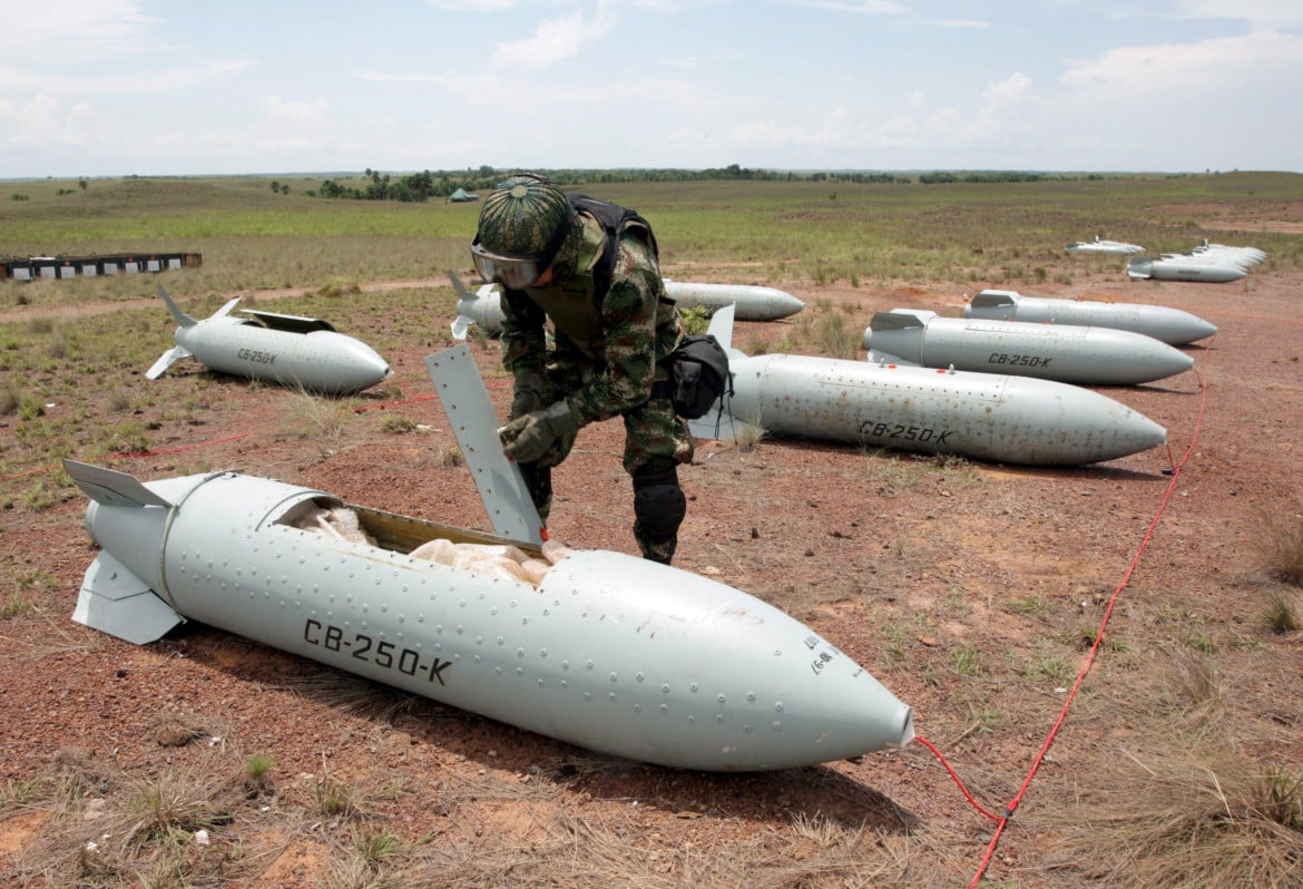 foto di Una bomba a grappolo usata in Colombia