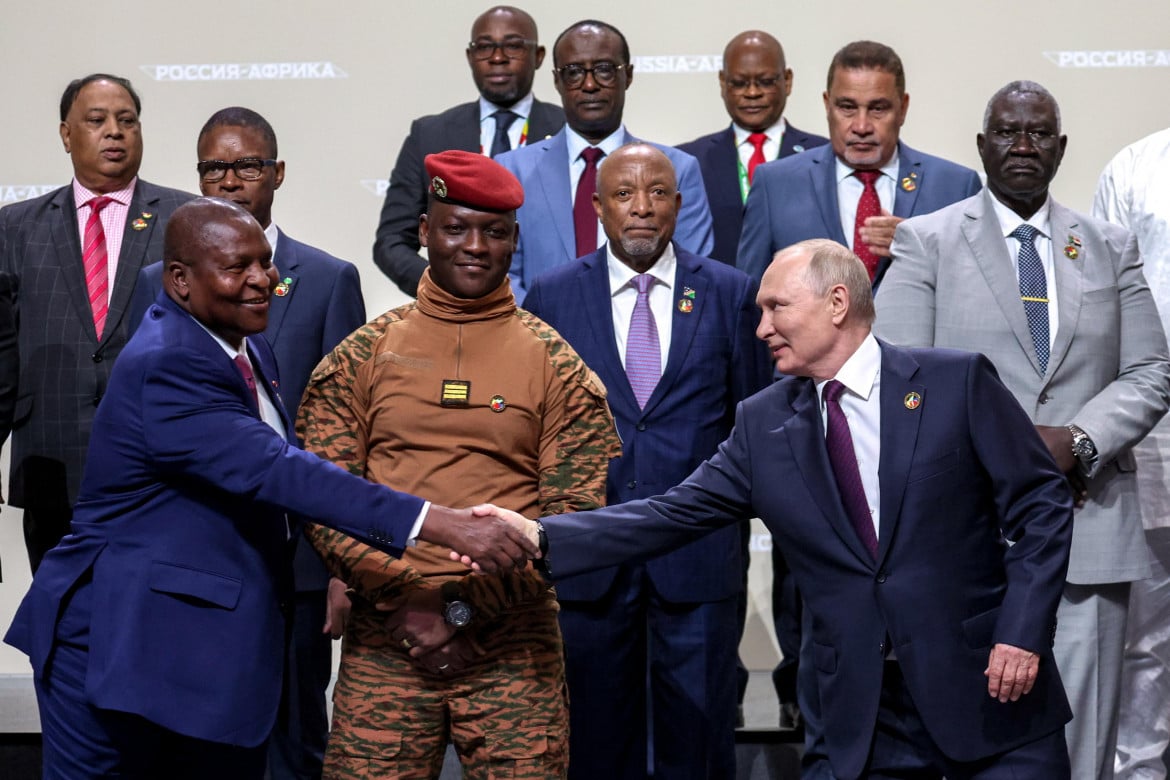 Grano, energia, sicurezza: Putin si gioca la carta Africa | il manifesto