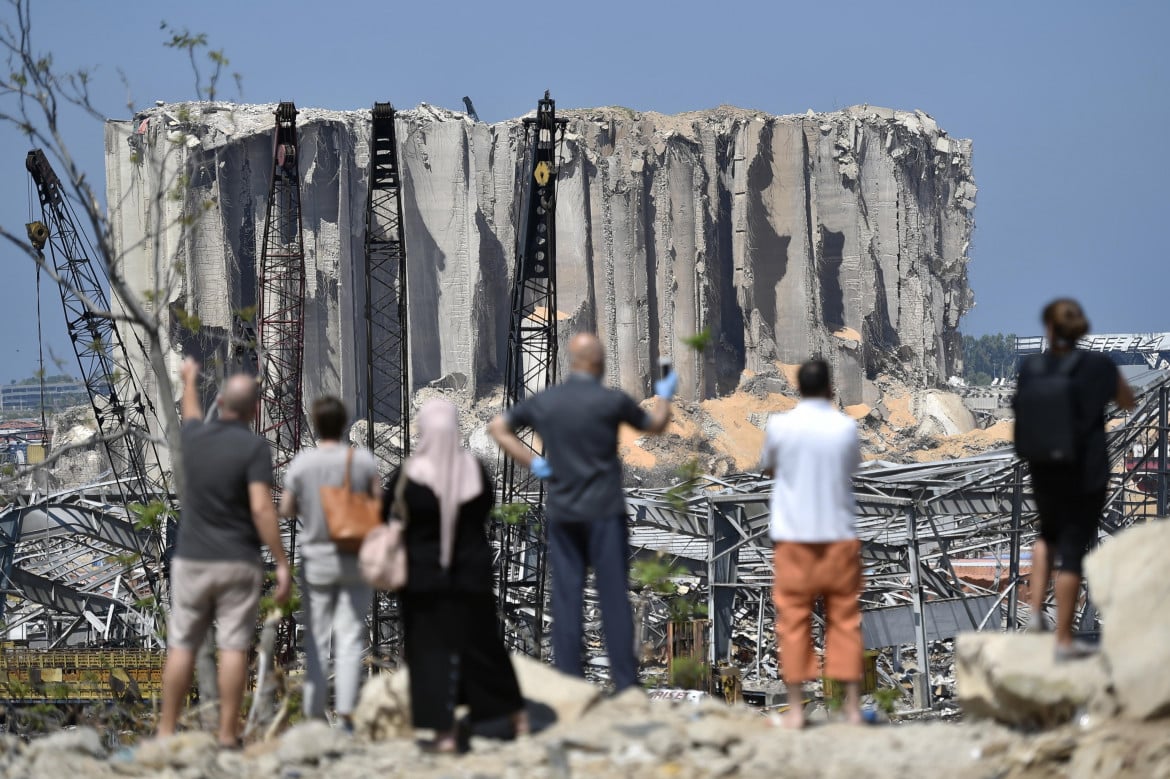 Agosto 2020, il porto di Beirut dopo l’esplosione foto Epa/Wael Hamzeh