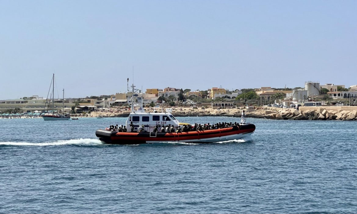 Naufragio a Lampedusa: un morto e due dispersi
