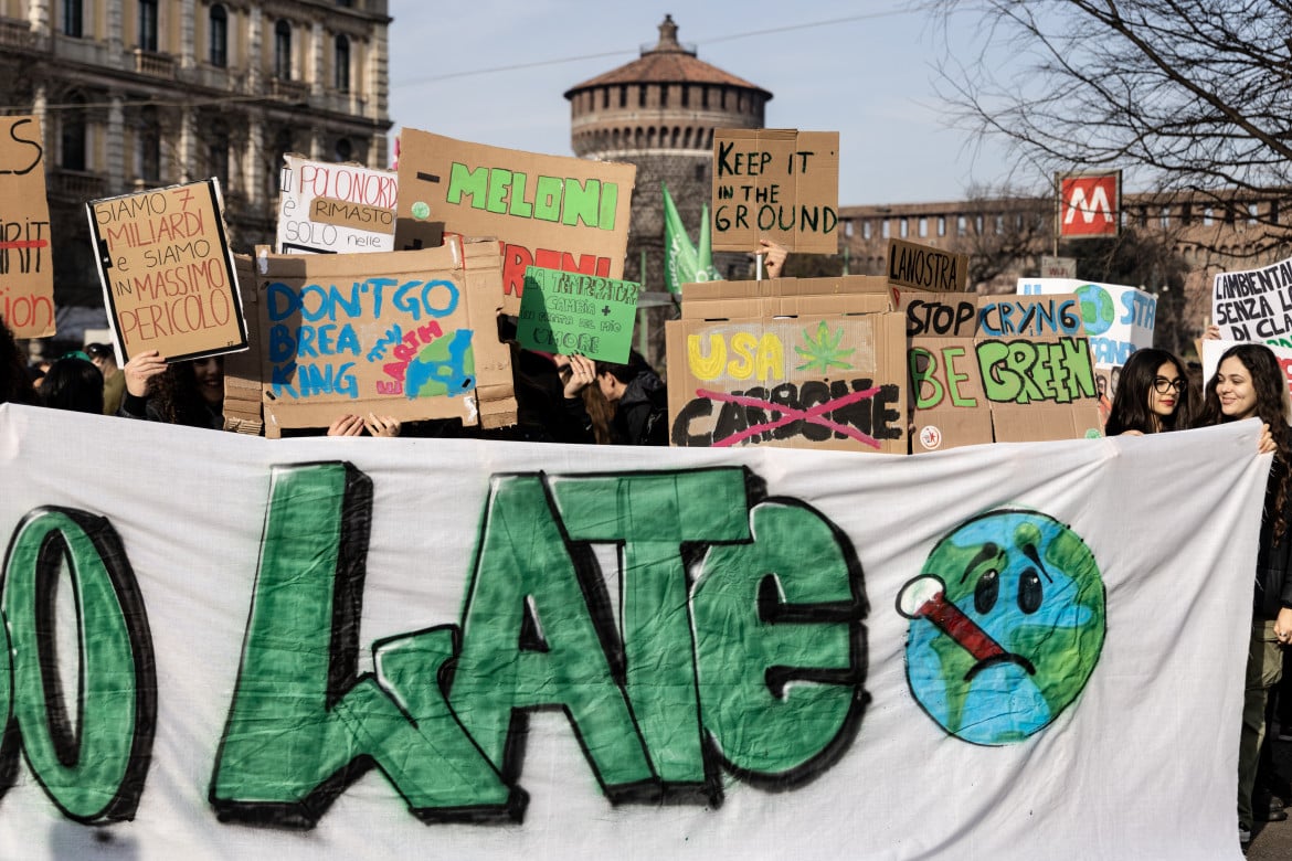 Nuovo sciopero globale per il clima: «Troppi investimenti nei fossili»