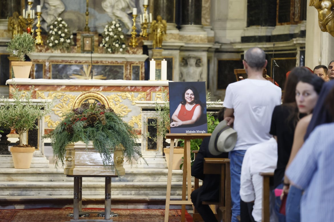 L’interno della basilica di Santa Maria in Montesanto durante i funerali di Michela Murgia foto LaPresse