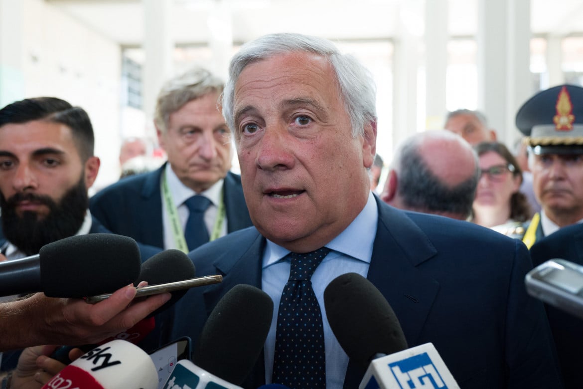 Tajani si fida degli israeliani, media l’incontro segreto e cade nella trappola