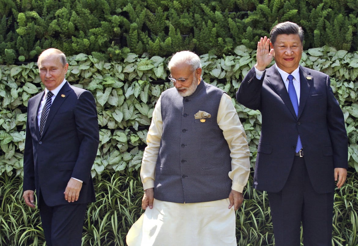 Brics 2016: Putin, Modi e Xi Jinping al summit di Goa Ap/ Anupam Nath