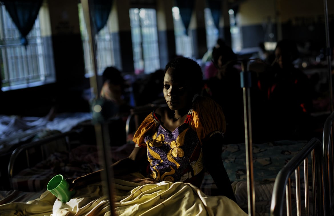 «Le donne ugandesi prigioniere in ospedale dopo il parto»