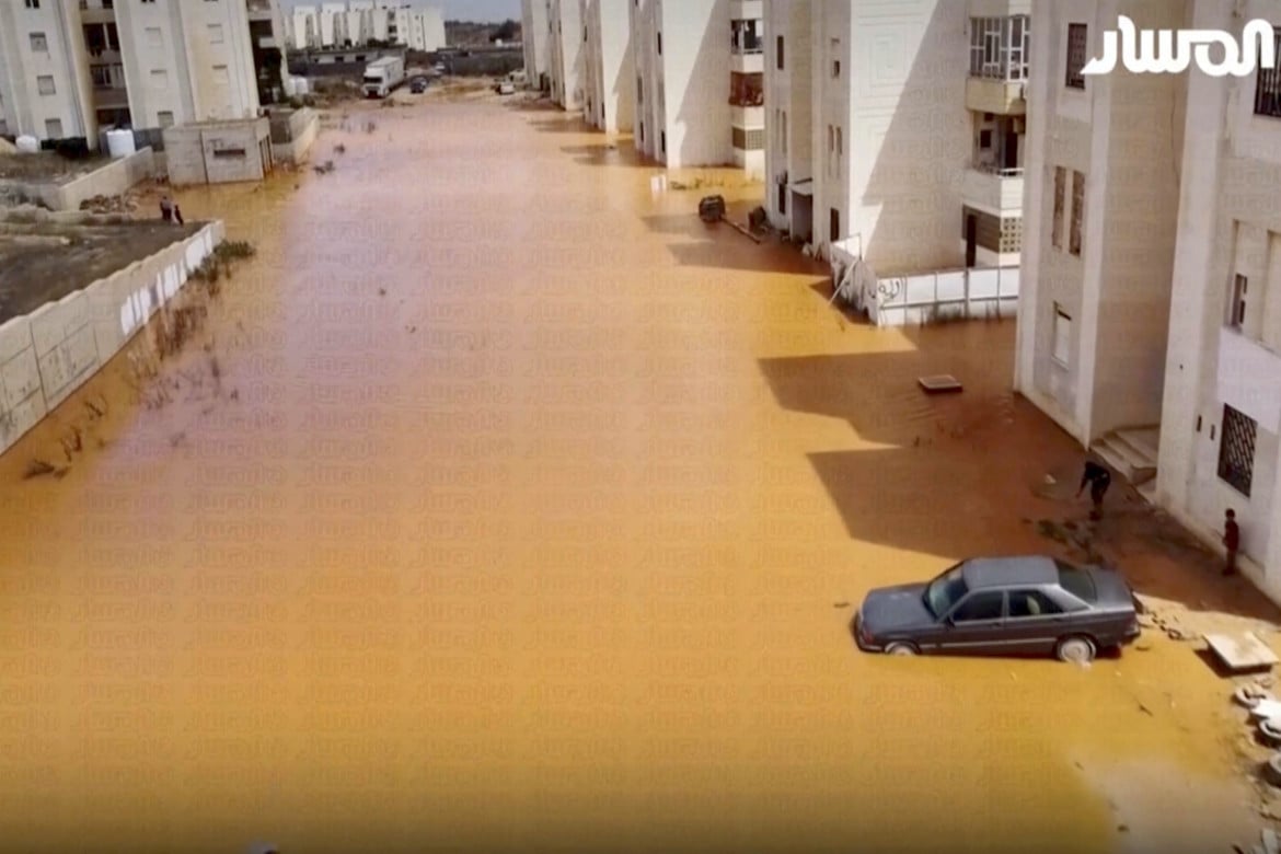 Libia orientale sott’acqua per la tempesta “Daniel”: «Oltre duemila morti»