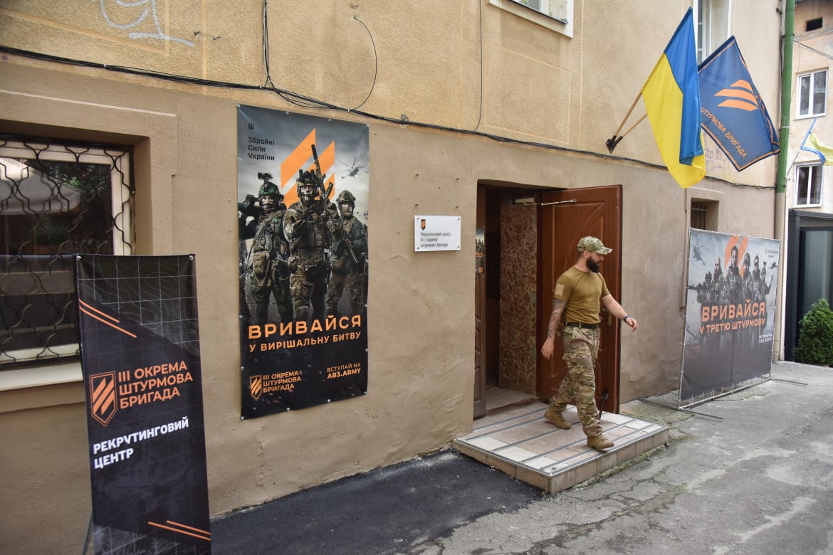 Gli uomini contro dell’Ucraina: quasi 200.000 i «disertori»