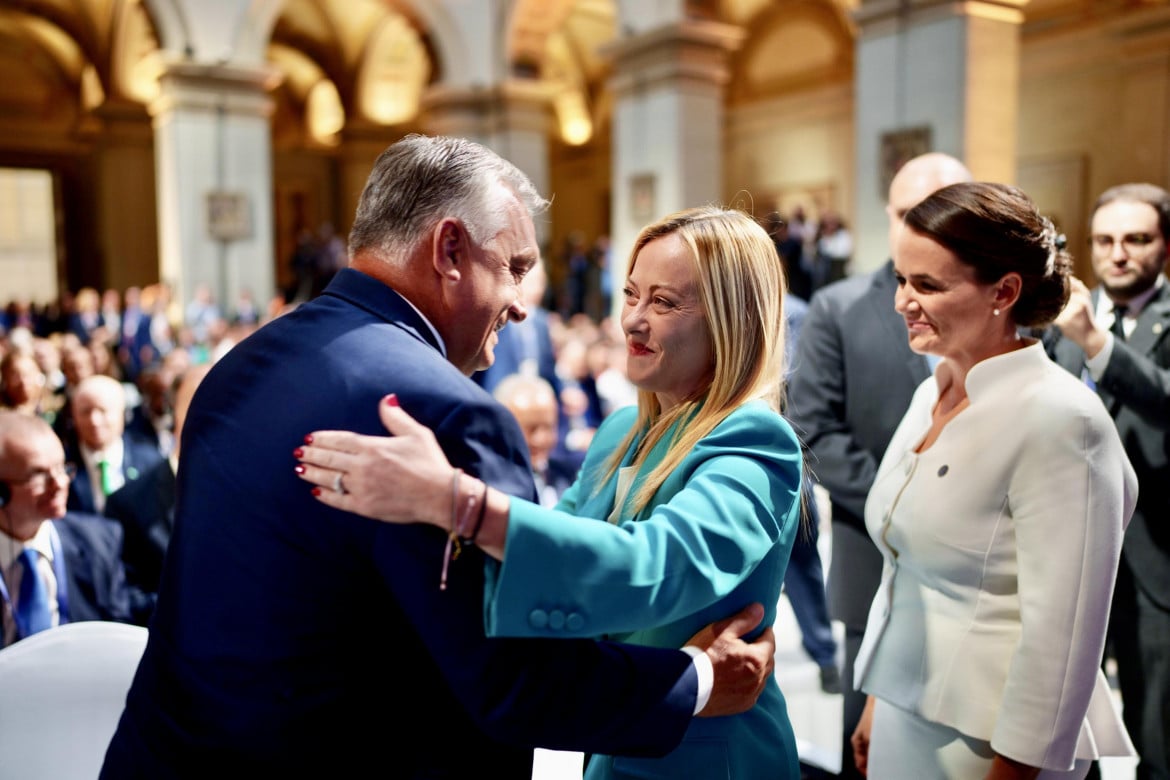 Meloni ritrova l’amico Orbán, alleanza nel nome di Dio