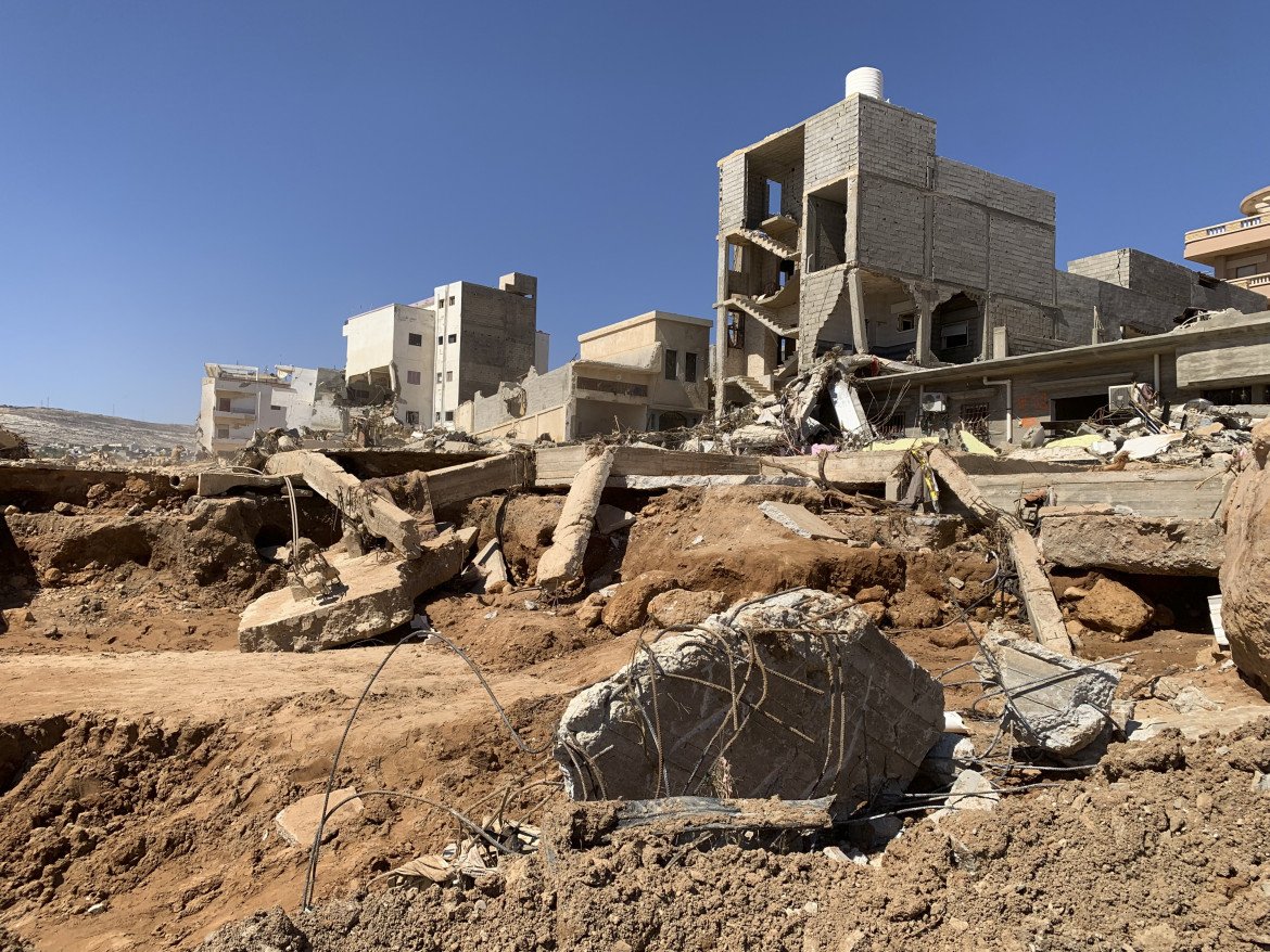 A Derna il sindaco teme 20mila morti. Volontari libici in campo