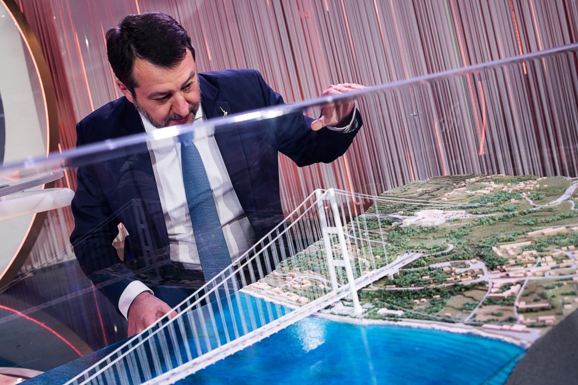 Salvini forza la mano sul Ponte: «Cantieri aperti al più presto»
