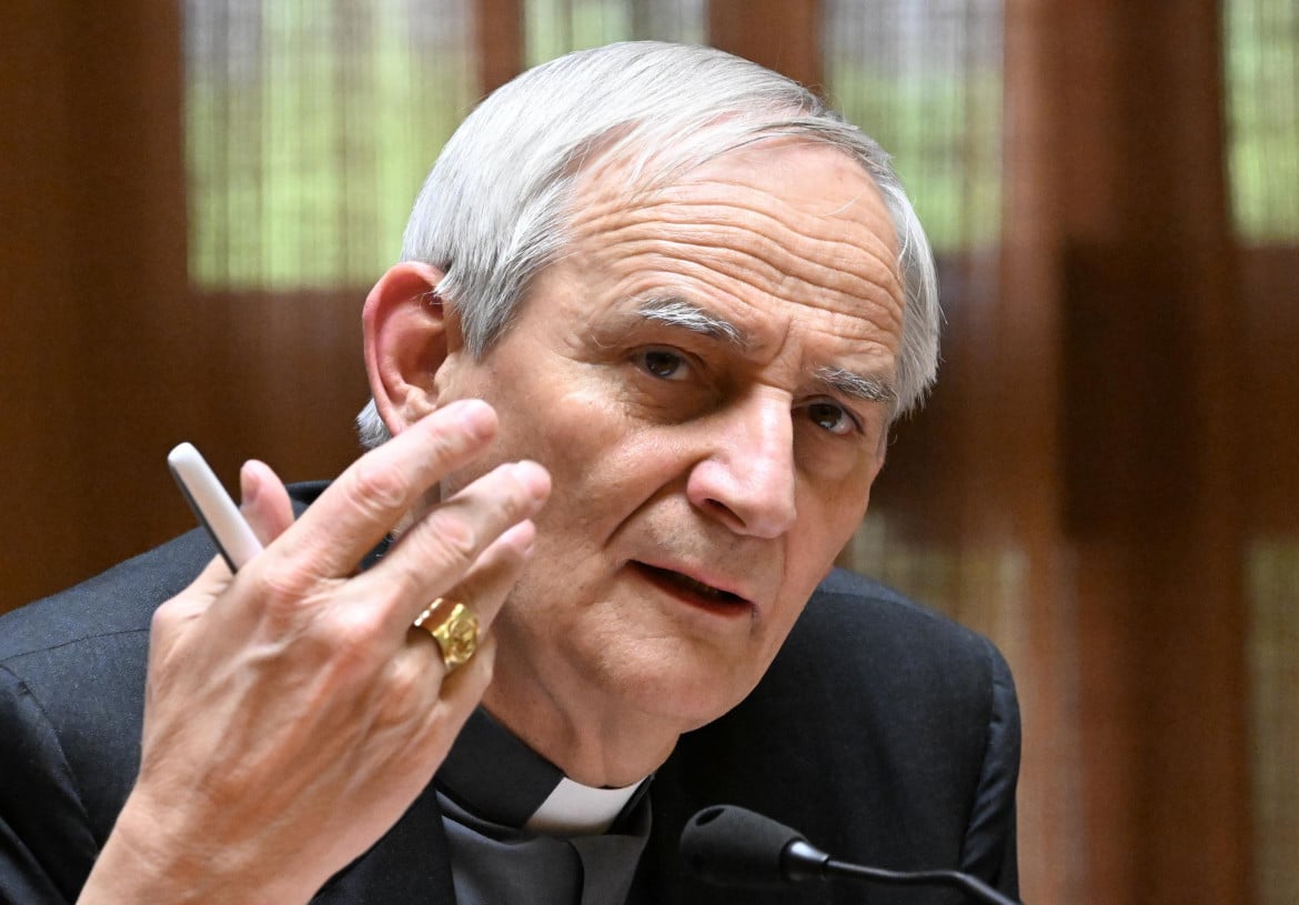 Il cardinale Zuppi: «Un errore politicizzare la questione dei migranti»