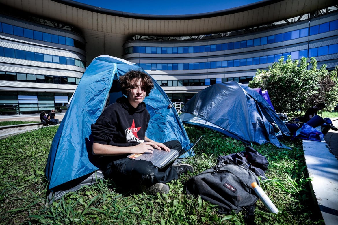 La protesta studentesca all’università Campus Einaudi di Torino foto Ansa/Tino Romano
