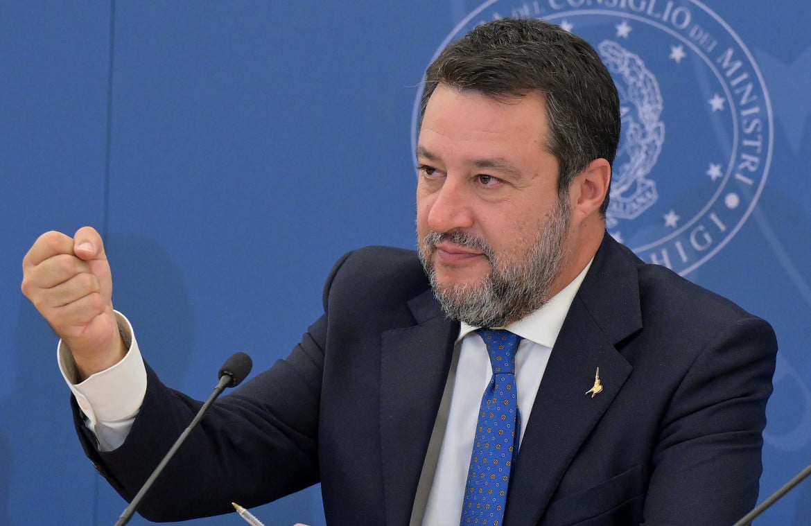 Sciopero generale, minaccia di Salvini: «Se 24 ore, precetto»