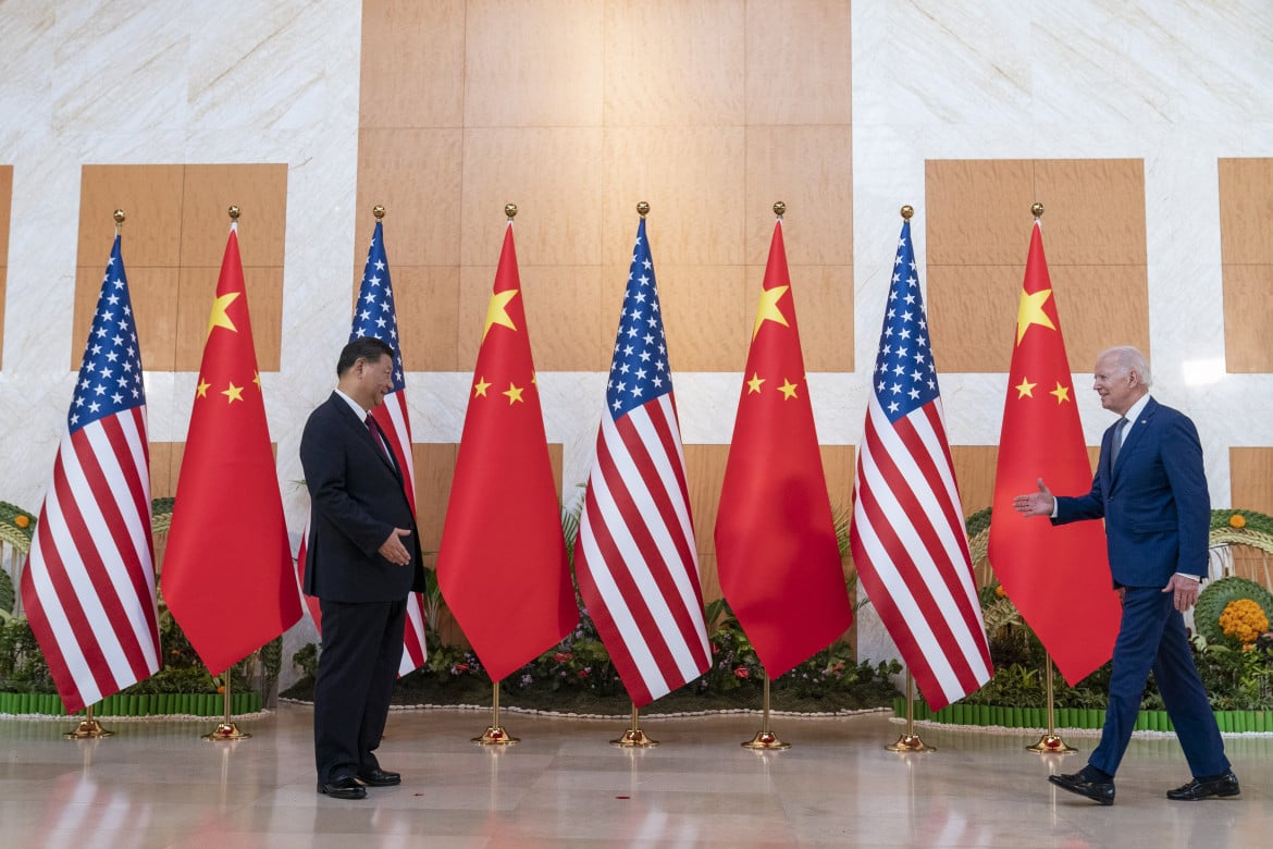 L’incontro tra Xi Jinping e Joe Biden in Indonesia per il meeting del G20 nel 2022 foto Ap/Alex Brandon