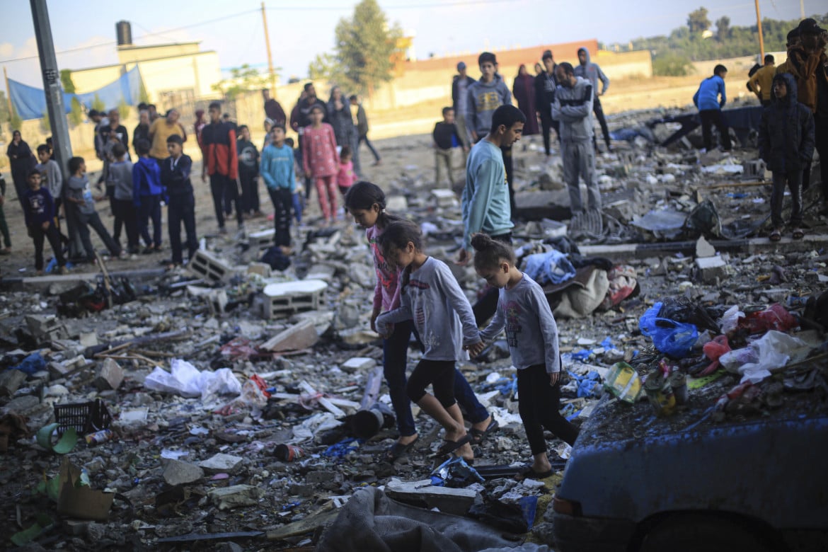 Strage di sfollati nella scuola, tra le vittime «19 bambini»