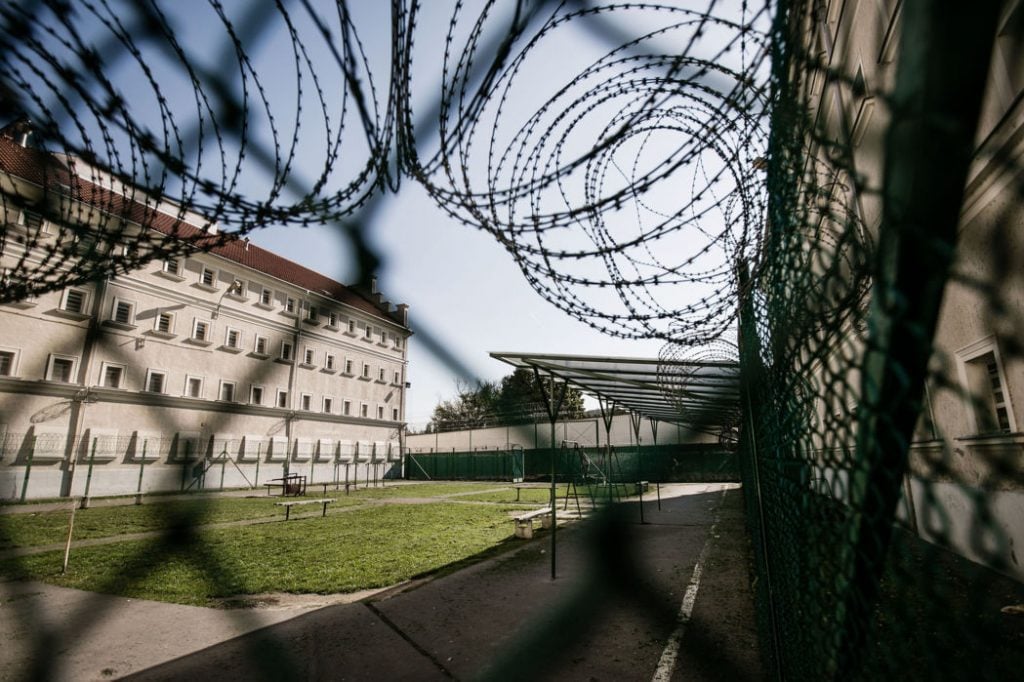 La voce di Ilaria dalla prigione inferno di Budapest: «Pieno di topi, manca il cibo»