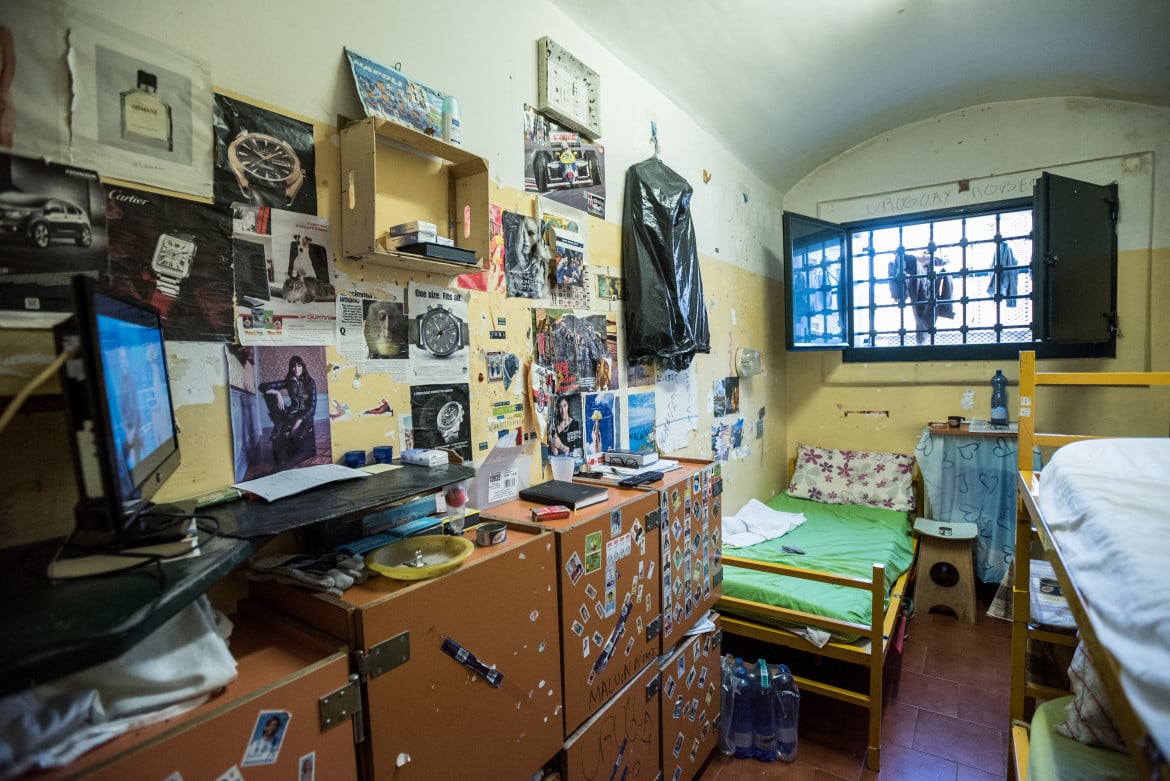 Una cella del carcere di San Vittore a Milano, foto LaPresse