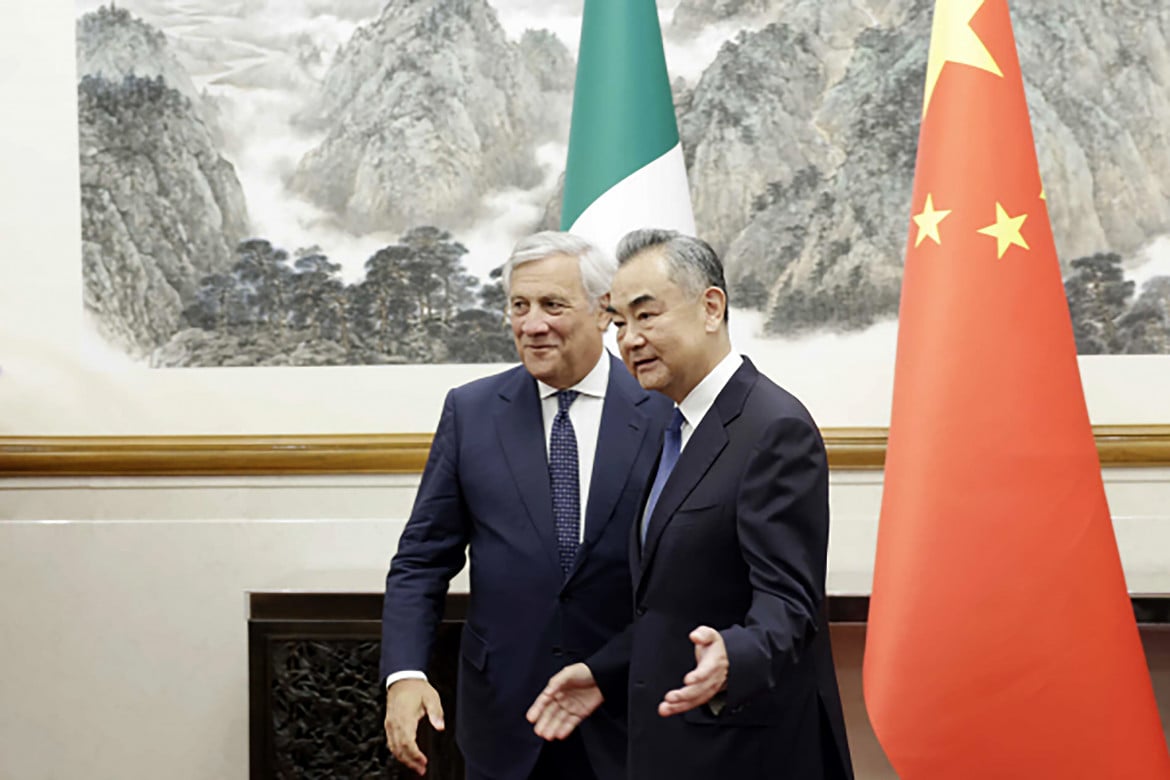 Antonio Tajani a Pechino foto Ap