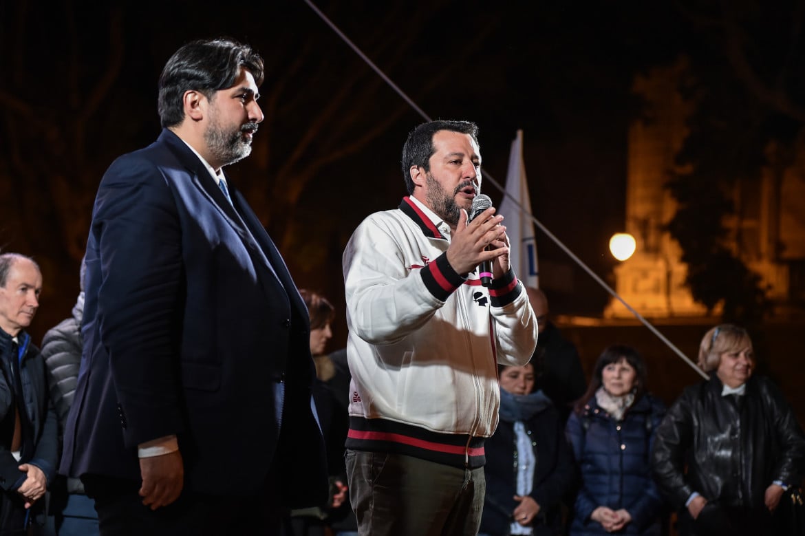 Solinas e Salvini durante un comizio nel 2019 foto LaPresse