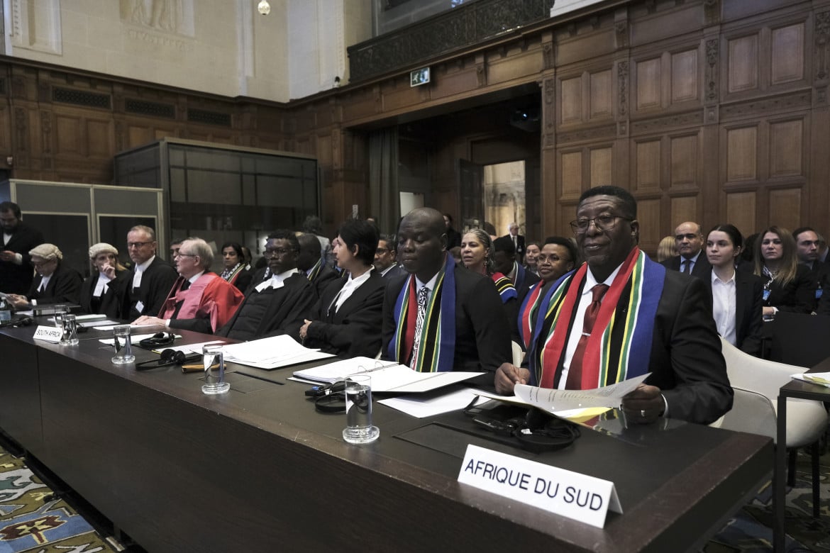 Il team legale sudafricano alla Corte internazionale di Giustizia lo scorso 11 gennaio Ap/Patrick Pos